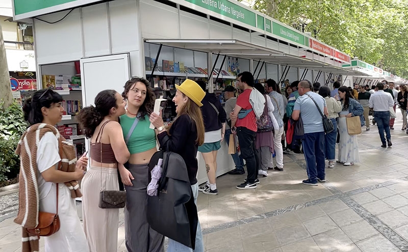 Bokmässan i Granada invigdes den 19 april och bokstånd ställs under våren upp i de flesta spanska orter.