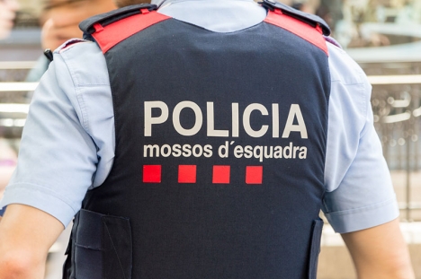 Sammanlagt fyra katalanska regionpoliser döms till fängelse för övervåld och falsk anmälan. (Arkivbild)