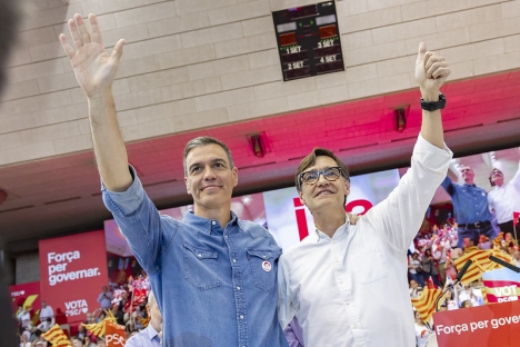 Socialisternas valseger i Katalonien är en enorm framgång inte bara för huvudkandidaten Salvador Illa, utan även för den spanske regeringschefen Pedro Sánchez. Foto: PSOE