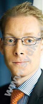 Sverige migrationsminister Tobias Billström (Moderaterna) besökte Spanien i slutet av november. ”Bästa sättet att minska den illegala invandringen är att öppna fler legala vägar. Att laborera med gränskontroller löser ingenting på sikt. Dessa människor kommer hit för att de behövs och vi måste underlätta mottagandet.”