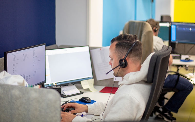 Från Fuengirola sköter Voicedesk kundservicen per telefon åt ett flertal nordiska företag.