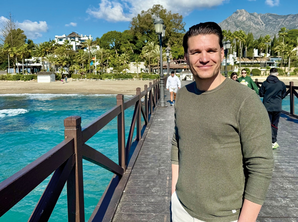 Stefan Turlock i Marbella är utbildad ”recovery coach”. Han ser dock som sin största styrka när han hjälper personer med missbruksproblem, att han själv har varit där. I februari firade han 18 år som nykter.