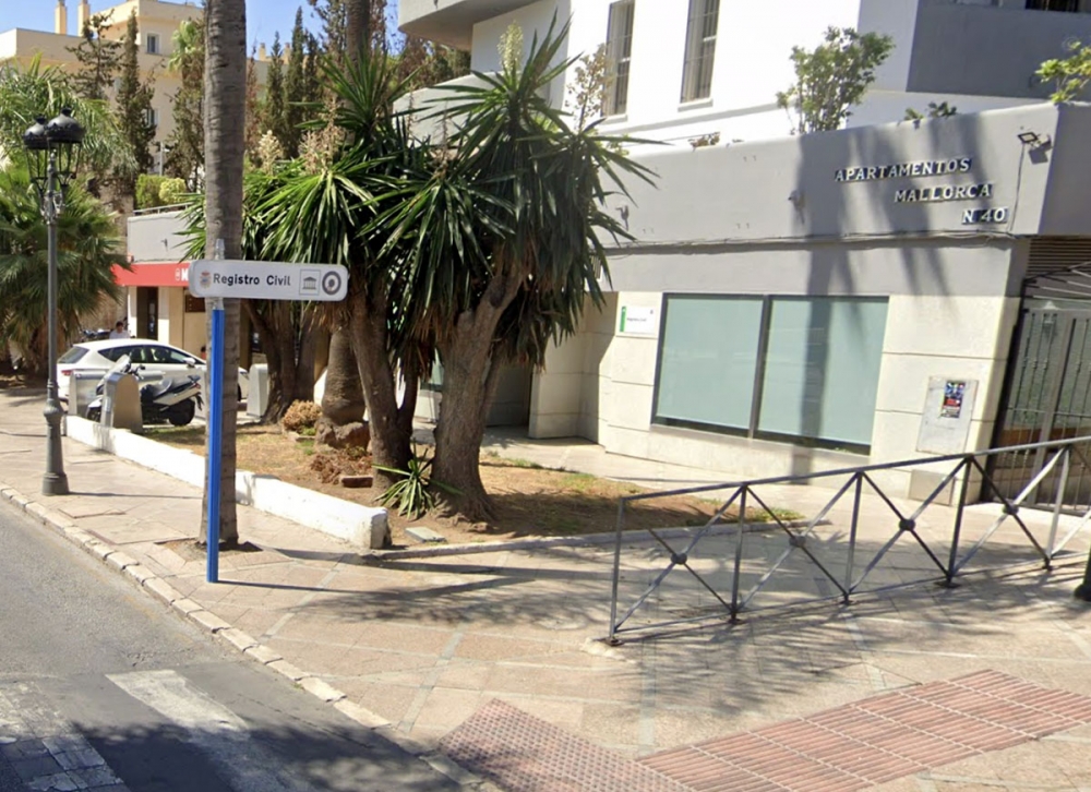 En av de gripna är anställd vid folkbokföringen i Torremolinos. Foto: Google Maps