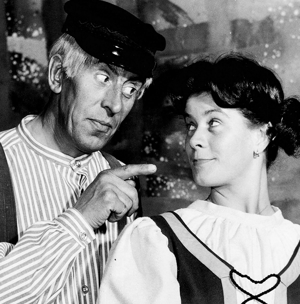Martin Ljung och Britta Borg var två av de många namnkunniga artisterna i Knäppupprevyn 1958.