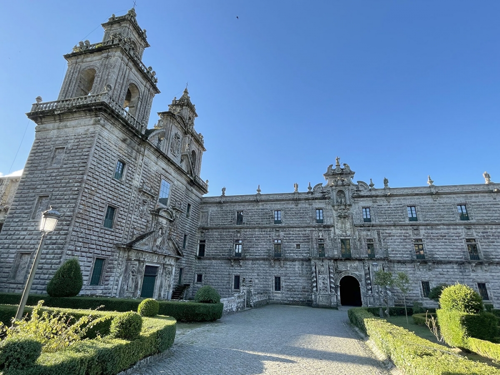 Spanien har över 800 kloster och många, som det i Oseira, är praktfulla och väl värda ett besök.