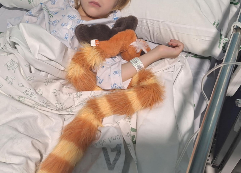 ”Trots att det har gått bra för mig har det legat en rädsla i bakhuvudet att även mina döttrar ska drabbas av diabetes”, skriver Annika i veckans gripande blogg.