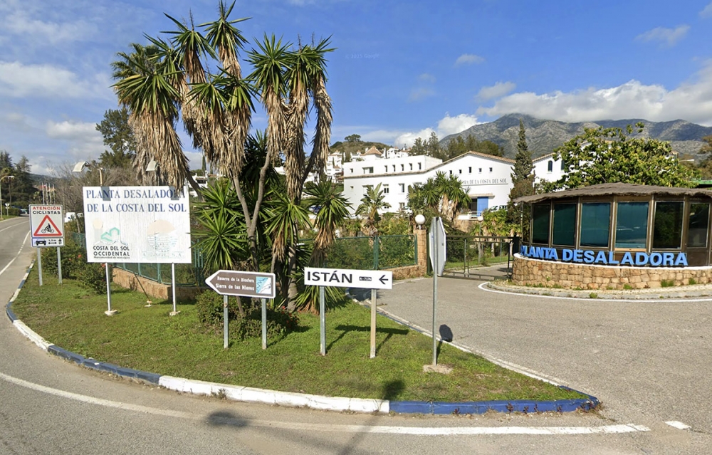 Avsaltningsanläggningen i Marbella byggdes i mitten av 1990-talet på order av dåvarande borgmästaren Jesús Gil y Gil och har nu fått tredubblad kapacitet. Foto: Google Maps