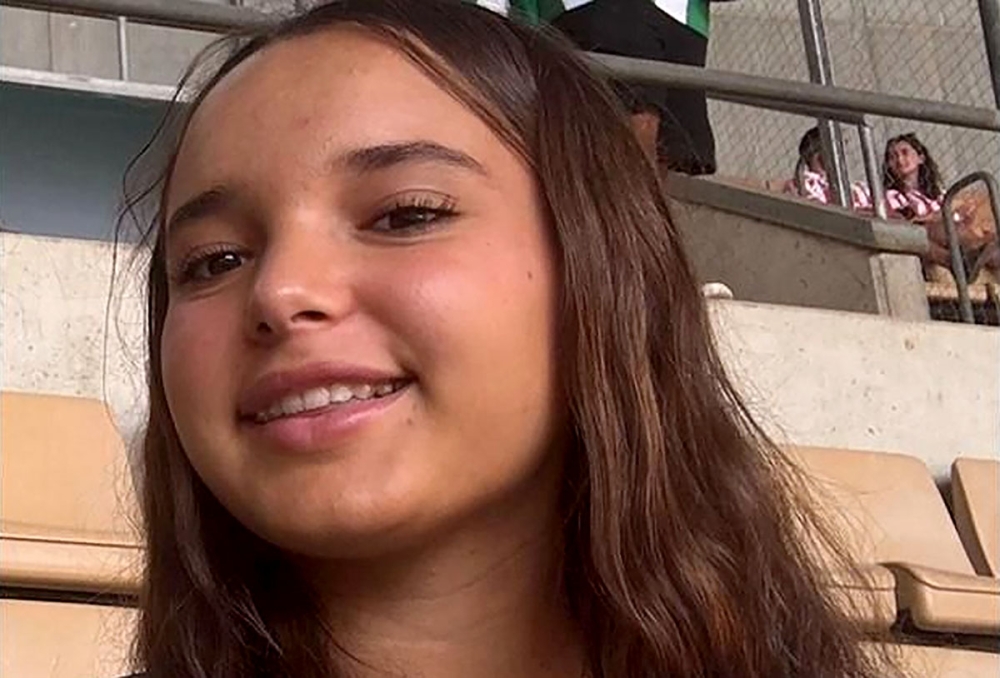 Sandras familj har delat ett foto av henne och bett media att publicera det för att väcka debatt om konsekvenserna av mobbning. Foto: Privat