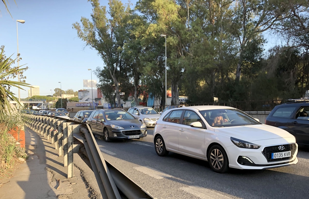 Trafikstockningar förlamar dagligen Costa del Sols vägnät och skapar problem för både invånare och turistnäring i brist på hållbara alternativ.