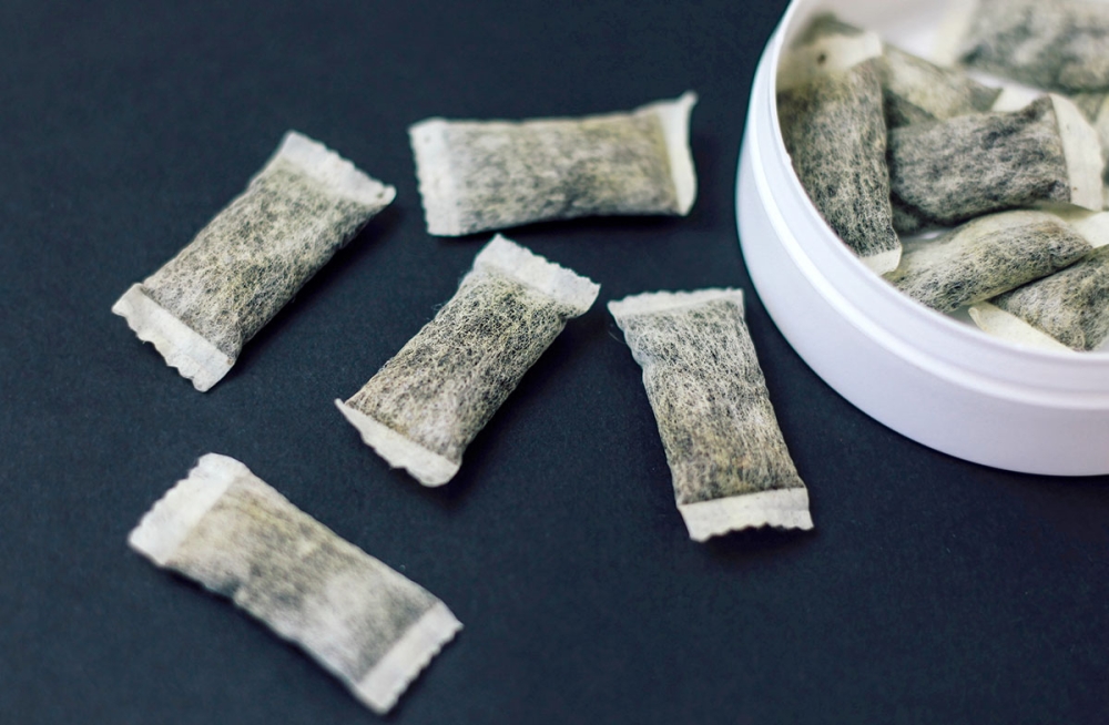 Sveriges regering och ambassadör kritiserar Spaniens planer på nikotinrestriktioner och menar att det riskerar att motverka kampen mot rökning och begränsa EU:s inre marknad.