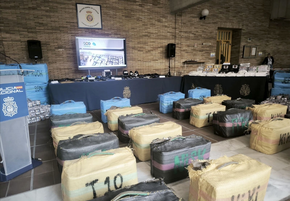 Polisen har de senaste veckorna genomfört omfattande insatser mot tungt kriminella nätverk på Costa del Sol, vilket lett till rekordstora beslag och gripanden. Foto: Policía Nacional