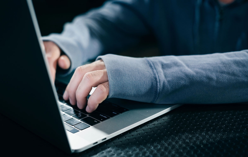 Den AI-baserade appen ClothOff, som användes för att skapa nakenbilder av minderåriga utan samtycke, stängdes efter att ha blivit föremål för både spanska och amerikanska rättsfall.