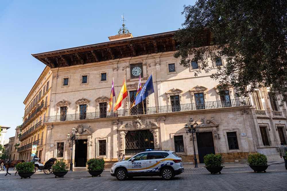 Övervakningskameror spelade en avgörande roll för att identifiera tjuven som slog till mitt under utcheckningen på hotellet i Palma.