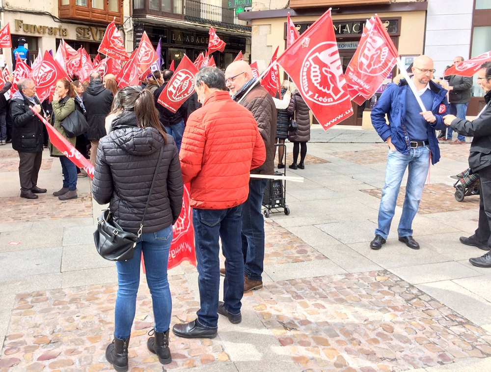 Avtalet innebär retroaktiva löneökningar från januari 2025 samt reformer inom anställningsprocesser, arbetstid och arbetsmiljö i offentlig sektor.