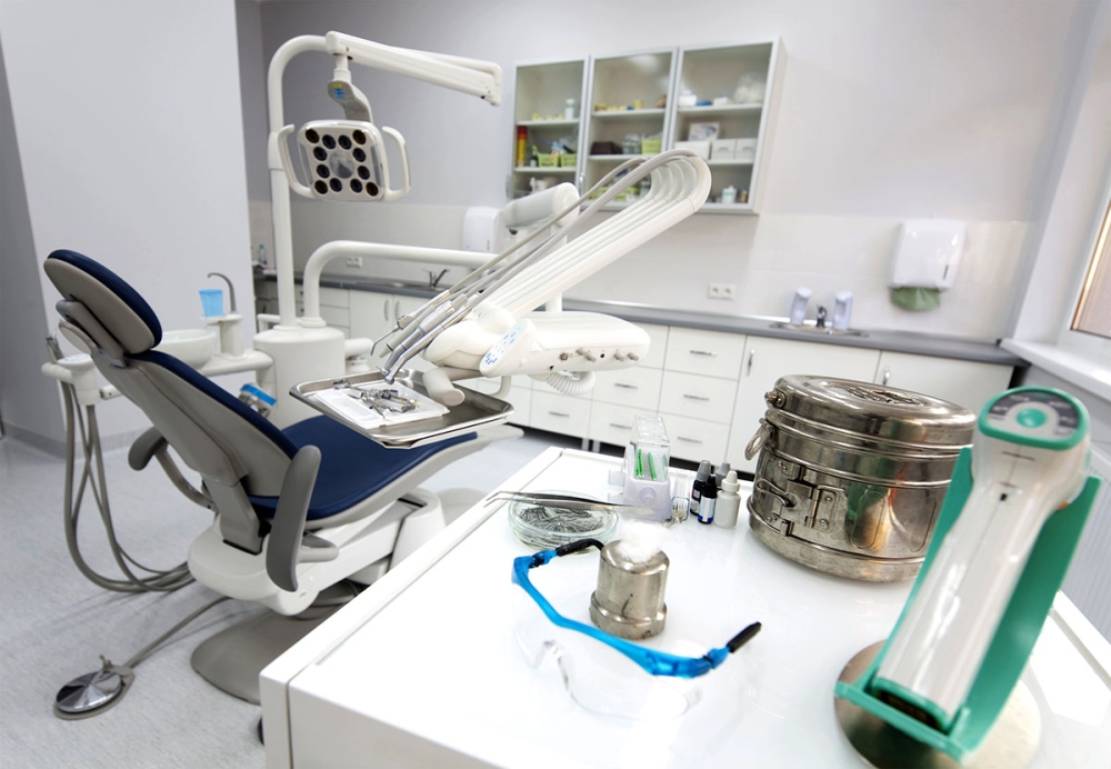 Föräldrarna uppger att sexåringen hölls kvar för observation i fyra timmar innan hon skickades hem, trots att hon inte vaknat ordentligt ur narkosen. (Arkivbild)