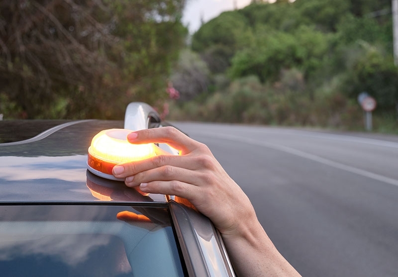 Det finns i dagsläget över 200 olika modeller av varningsljus på marknaden men en stor andel saknar den teknik som krävs för att vara godkända efter år 2026.