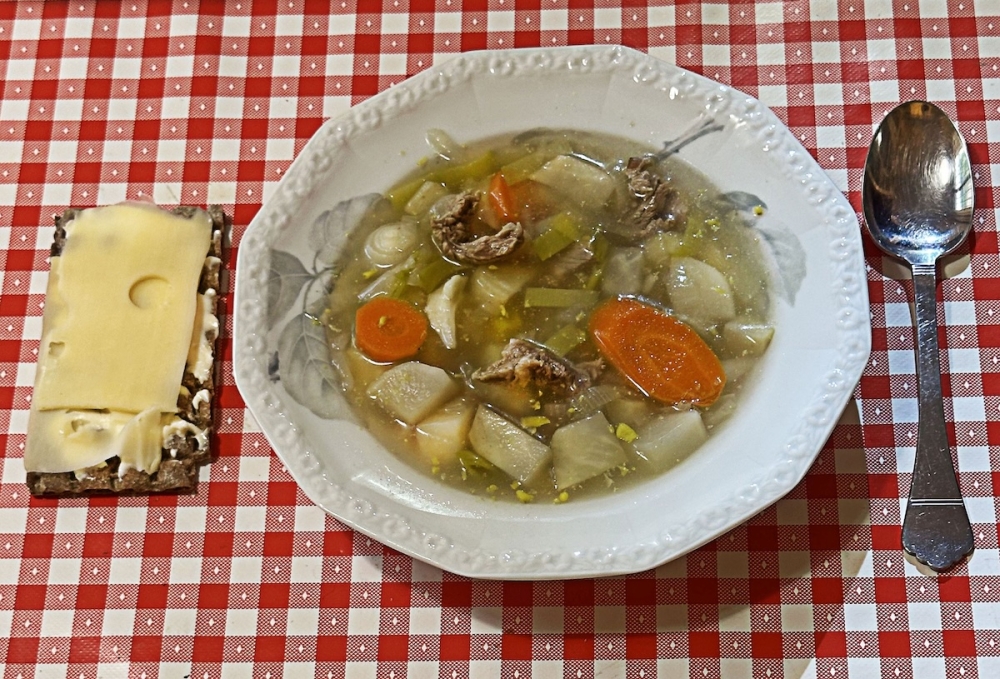 Soppor och grytor var den tidigaste födan för oss människor. Foto: Bengt Sändh