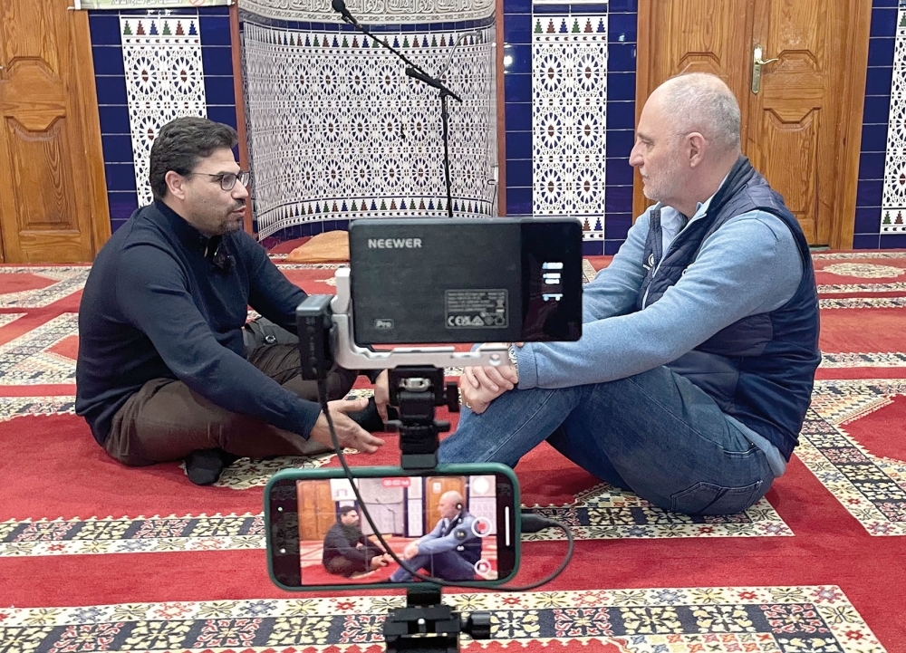 Abdeselam Hassan Abselam är gymnasielärare och samordnar besöken i Melillas huvudmoské, där han även tagit emot Sydkusten för en intervju för tidningen och SK-tv.