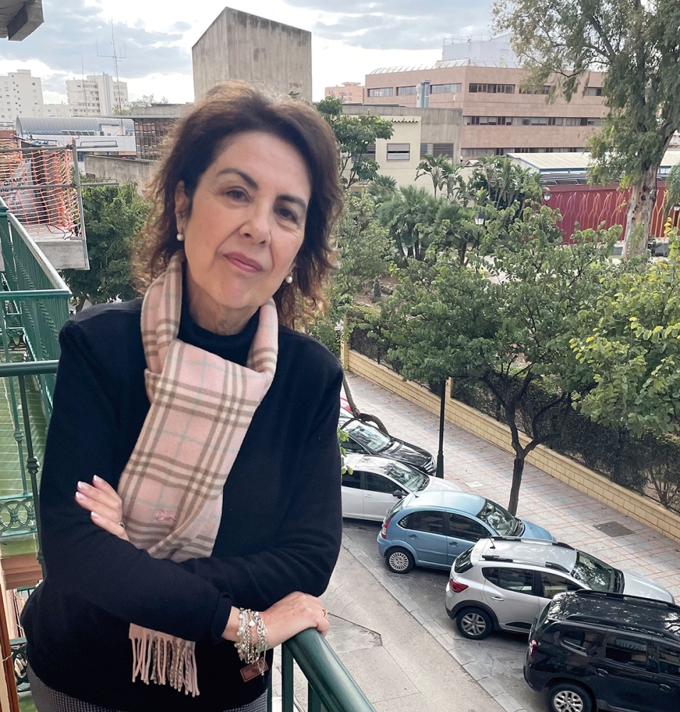 Elvira Herrador flyttade till Fuengirola när hon fick jobb på Svenska skolan 1991 och har från sin lägenhet utsikt mot rådhuset, som hon samarbetat med i mer än 30 år.