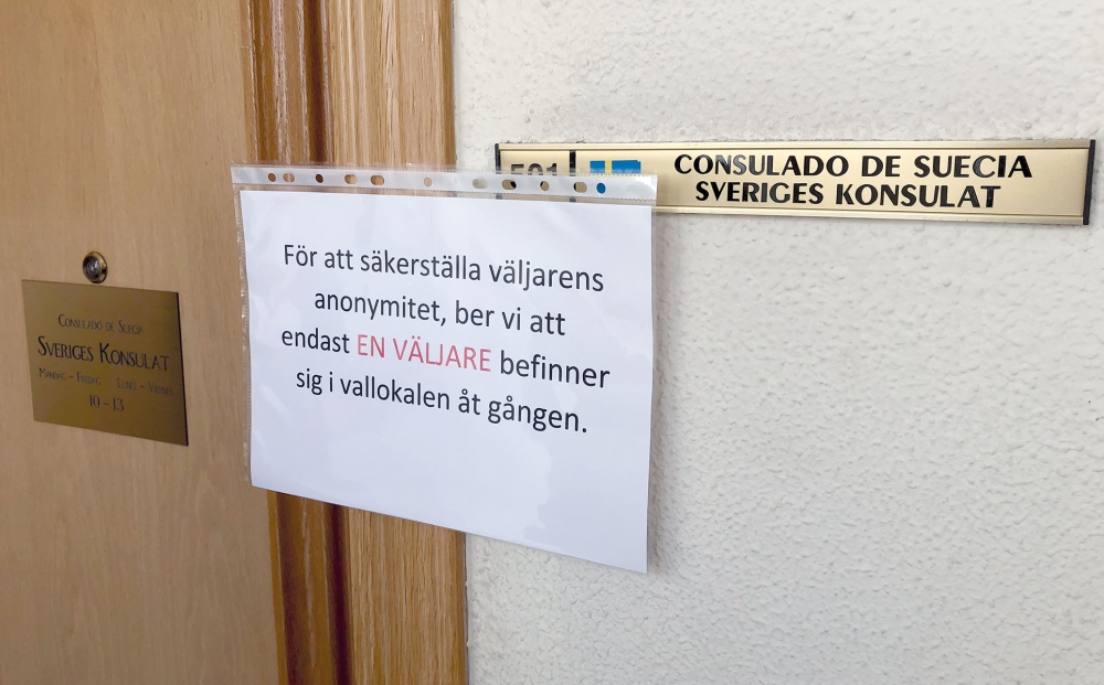 Mellan 2014 och 2022 har röstningen på ambassaden och konsulaten i Spanien ökat med 75 procent. I Málaga kommer i år en tillfällig lokal att brukas, efter klagomål om extrem värme i den ordinarie byggnaden, där kontoret ligger direkt under taket på översta våningen.