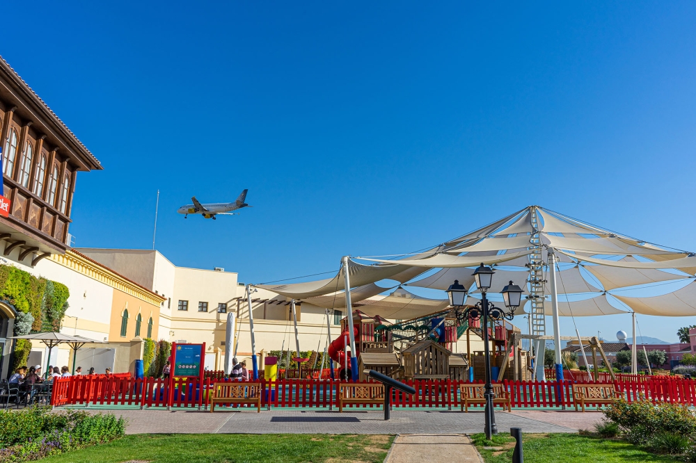 12-13-åringar hänger helst på köpcentrum som Plaza Mayor.