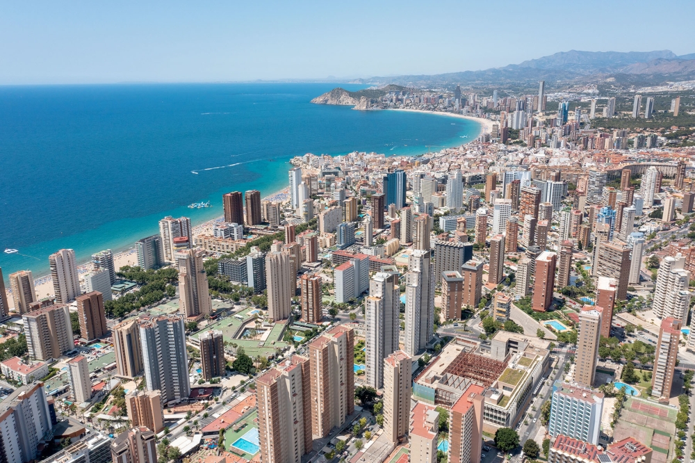 I Benidorm krävs nu i snitt 63 procent av hushållsinkomsten för att finansiera en bostad.