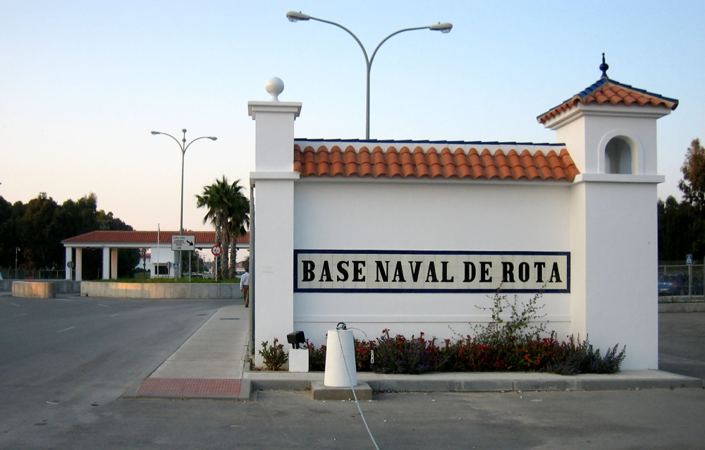Beslutet har bland annat lett till att USA tvingats flytta tankflygplan från sin baser i Rota och Morón de la Frontera.