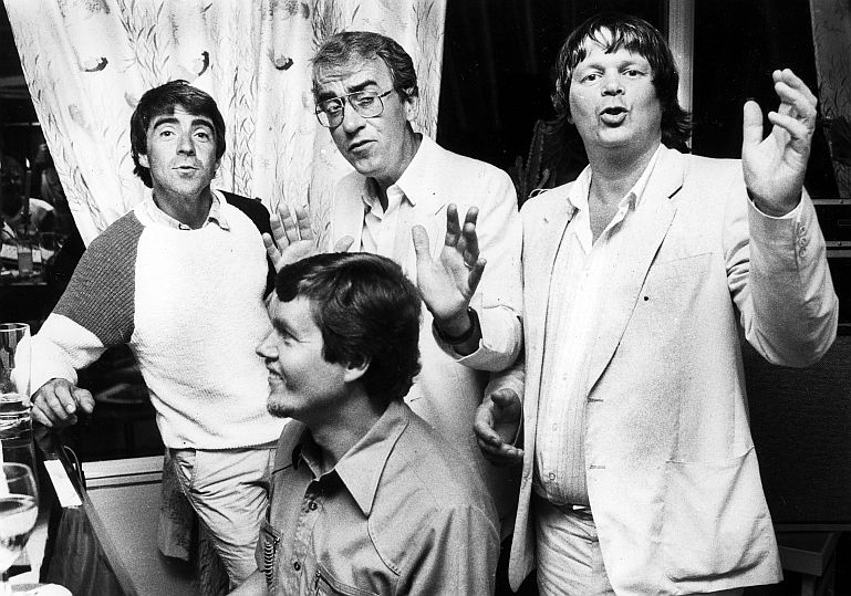 Några av deltagarna i 18-programmet ”Sommarkväll”.