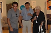 Johan Wahlström visar ett stort fotoalbum om livet i Puerto Banús.