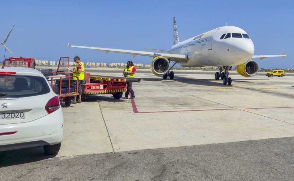 Strejken sammanfaller med en intensiv reseperiod och påverkar både turistflöden och inrikestrafik.