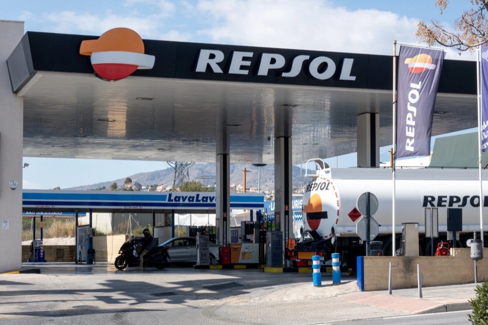 Den sänkta momsen på bränsleskatten kostar skattebetalarna drygt en miljard euro under tre månader.