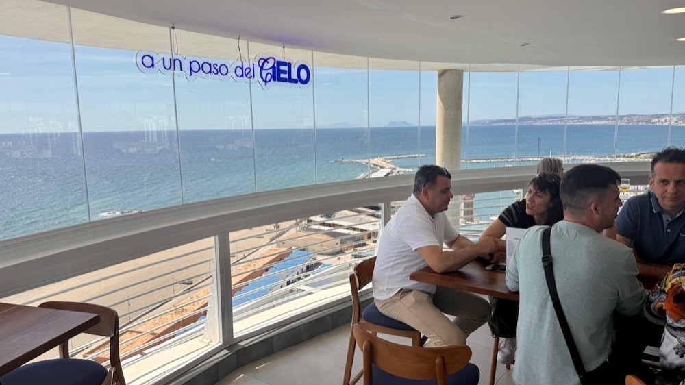 Utredningen g&auml;ller upphandlingen av restaurangen i Mirador del Carmen och misst&auml;nkt otillb&ouml;rlig p&aring;verkan i processen.