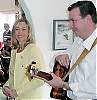 Titti Sjöblom och Ehrling Eliasson underhåller på jubileumsdagen 4 oktober.
