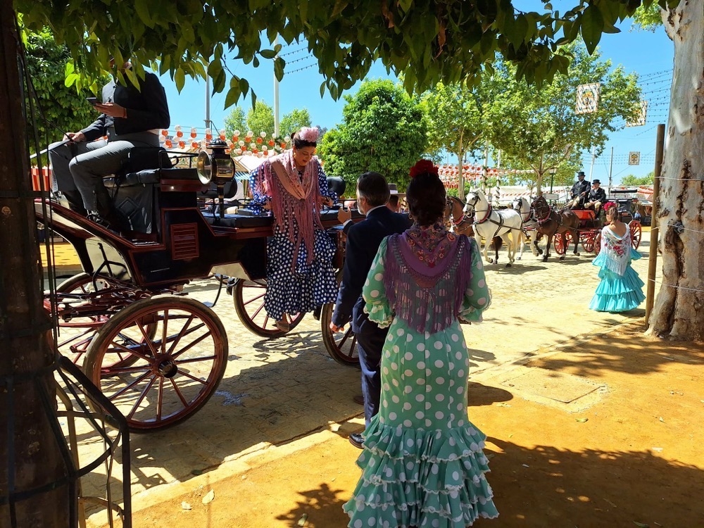 Aprilferian i Sevilla &auml;r s&aring; l&aring;ngt fr&aring;n v&aring;r verklighet i Sverige att den k&auml;nns som en annan v&auml;rld.