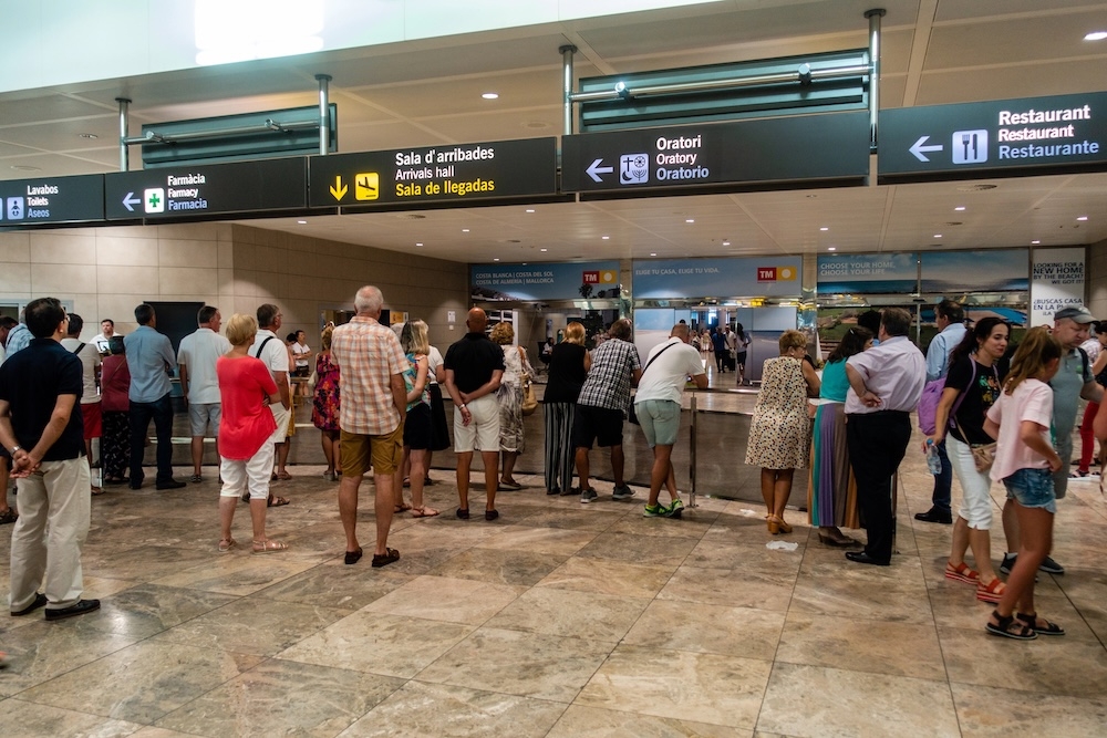 Digitaliseringen av gr&auml;nskontrollerna st&auml;rker s&auml;kerheten och effektiviserar fl&ouml;det f&ouml;r internationella bes&ouml;kare till Costa Blanca.