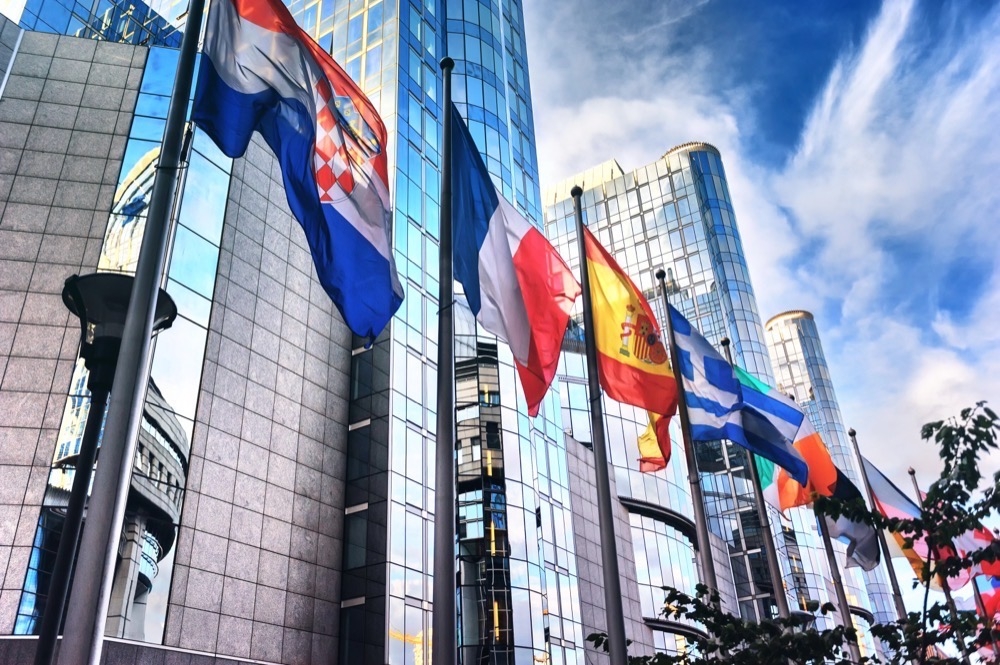 EU:s nya granskning riktar fokus mot de långa betalningstider som fortfarande påverkar privata leverantörer och detaljhandeln.