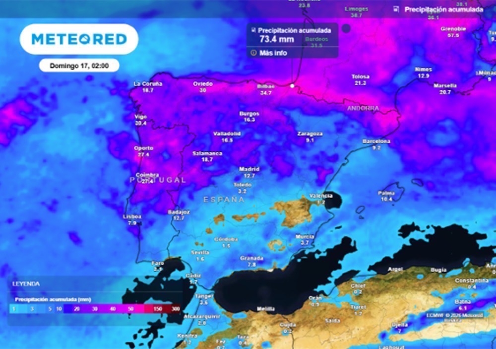Kall polarluft och ett ovanligt dana-fenomen v&auml;ntas skapa kraftiga skyfall och sn&ouml;fall i flera delar av landet under veckan. Karta: Meteored
