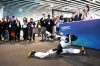 M&auml;nskliga och maskinella m&ouml;ten. P&aring; bilden syns en av de m&auml;nniskoliknande robotarna som v&auml;ckte uppm&auml;rksamhet p&aring; MWC26 Barcelonas m&auml;ssgolv. Foto: &copy; 2026 GSMA / MWC