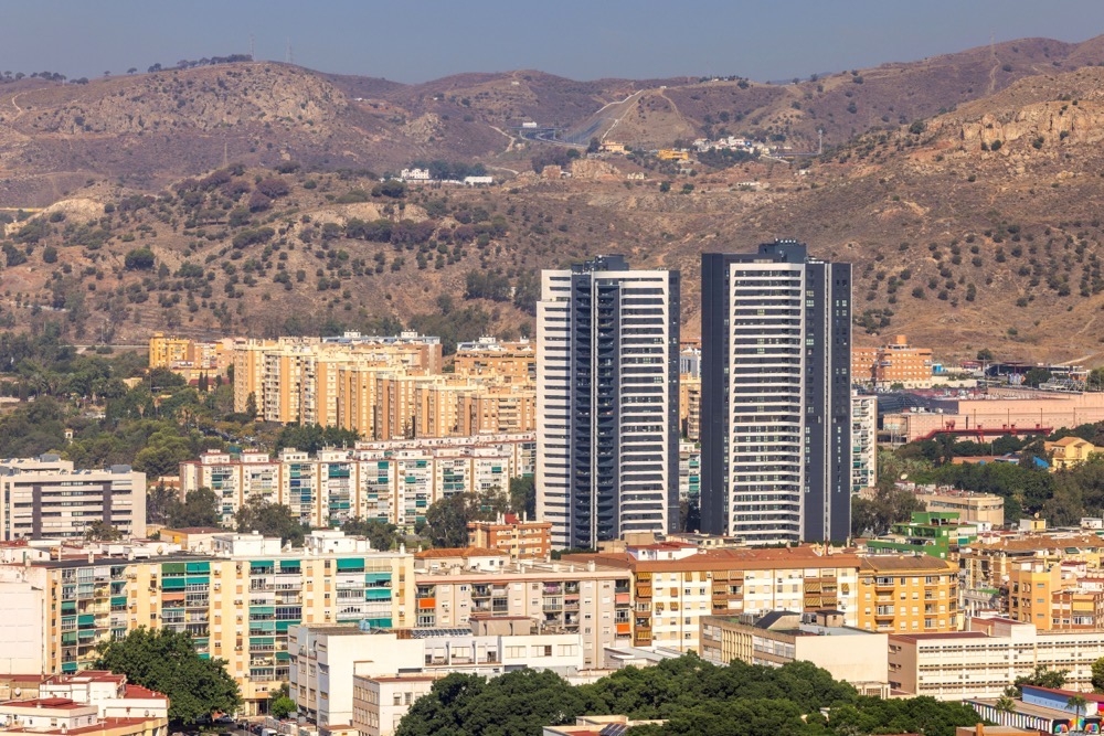 Stora investeringar i nya boendekoncept förändrar stadsbilden i Málaga och ökar pressen på den lokala bostadsmarknaden.