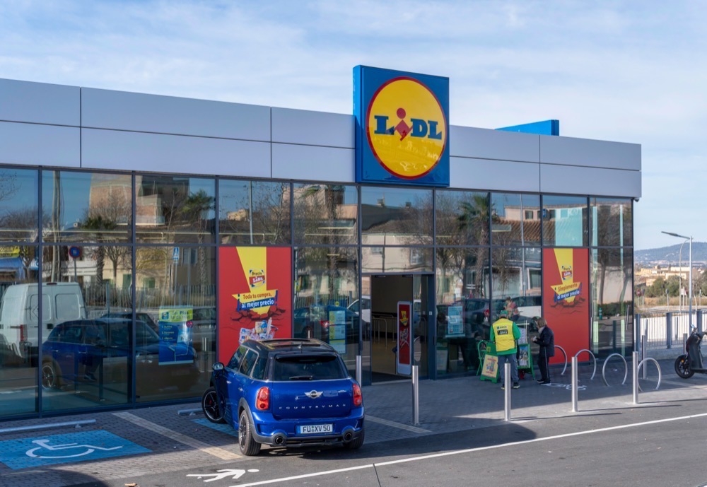 Företagsledningen siktar på att gå om Carrefour som Spaniens andra största livsmedelskedja, en lista som toppas av Mercadona.
