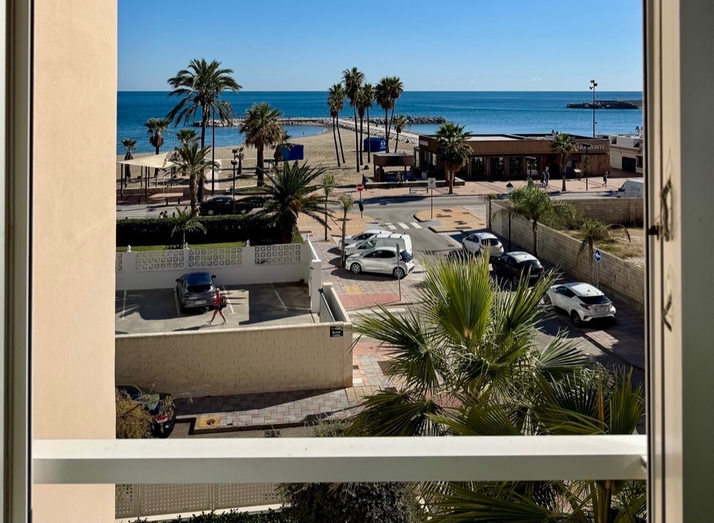 Strandnära, stadspuls, lugnt på landet, urbanisation? Det kan vara till stor hjälp att ta hjälp av en lokal mäklare när man letar bostad i ett område man inte känner till så väl.