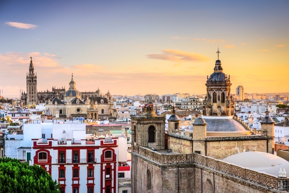 Bostadsmarknaden pressas av både turistboom och växande efterfrågan i flera andalusiska städer.