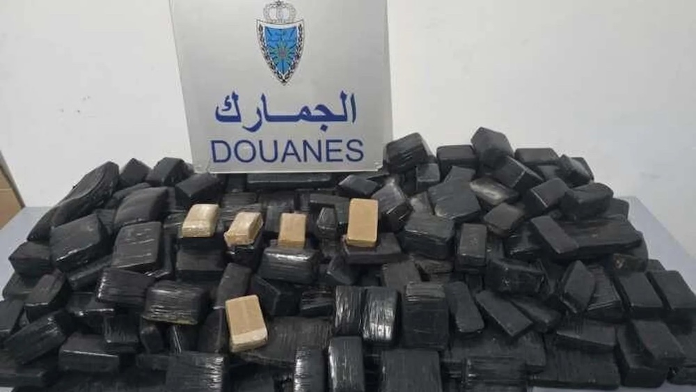 Gränsövergången Bab Sebta är en känd smugglingsled där myndigheterna också bekämpar människosmuggling och illegal handel med vattenpipstobak. Foto: Aduana de Ceuta