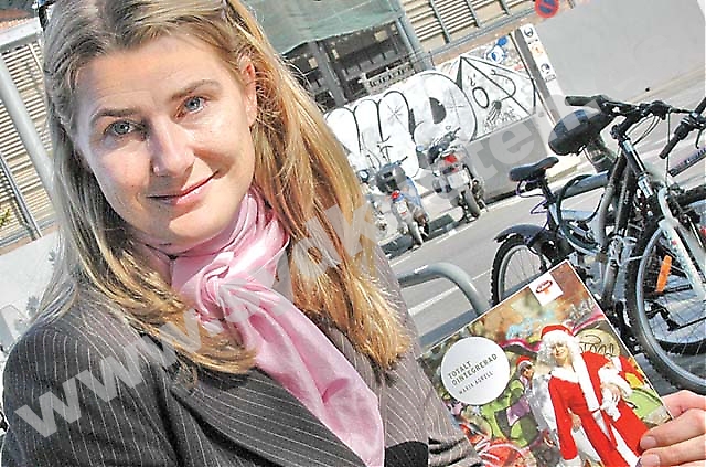 Maria Agrell bloggar om livet som utlandssvensk i Barcelona. Bloggen blev boken ”Totalt ointegrerad” som utsetts till ”Årets blok 2008” av förlaget Vulkan. ”Mitt liv är kontrastrikt. Ena dagen sitter jag och jobbar från ett soligt café i Barcelona. Nästa dag kämpar jag med byråkratin på  de katalanska myndigheterna och förstår varken språket eller kulturen”.