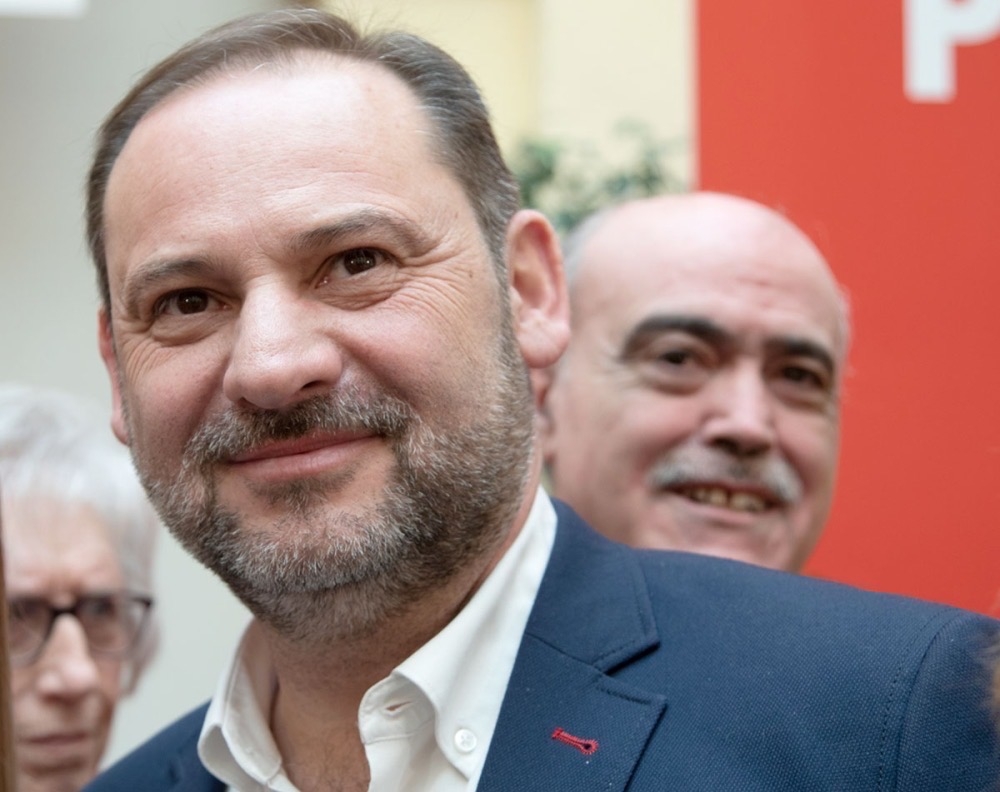Flera uppmärksammade korruptionsmål har under de senaste decennierna lett till fängelsedomar mot tidigare ministrar och andra högt uppsatta politiker.