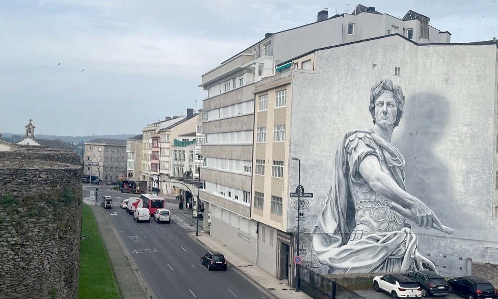 Denna mural i Lugo av stadens grundare kejsar Augustus har vunnit pris.