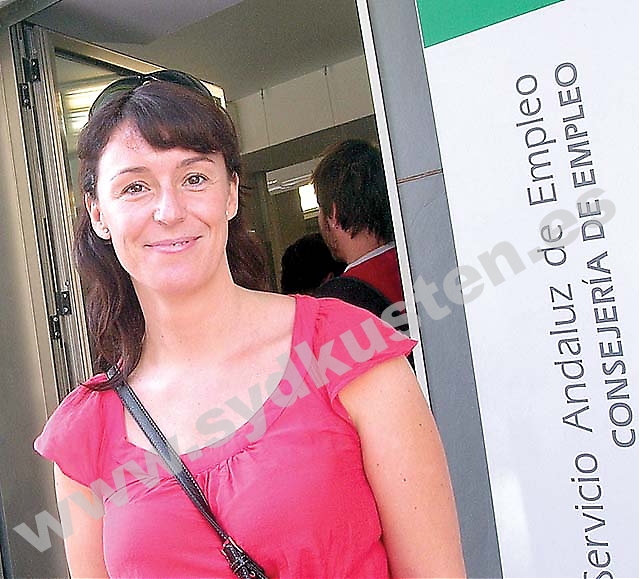Arbetslösheten i Spanien är den högsta i hela EU. Málaga är den provins, efter Madrid, där situationen är som värst, 138 000 personer står utan jobb. Natalia Domínguez har varit arbetslös sedan i maj. ”I början var det lite som att ha semester, men den känslan har försvunnit, nu vill jag ha någonting att göra. Men det finns få jobb att söka, det verkar som allting har stannat helt.”