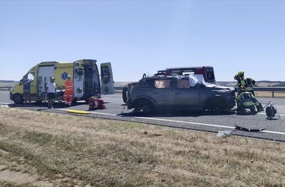 Av de fem familjemedlemmarna som färdades i bilen överlevde endast den yngsta dottern, som är nio år gammal och vars tillstånd uppges vara allvarligt men stabilt. Foto: Subdelegación de Gobierno de Castilla y León