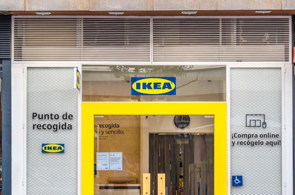 De nya butikskoncepten ska göra företagets produkter och tjänster mer tillgängliga närmare större befolkningscentrum.