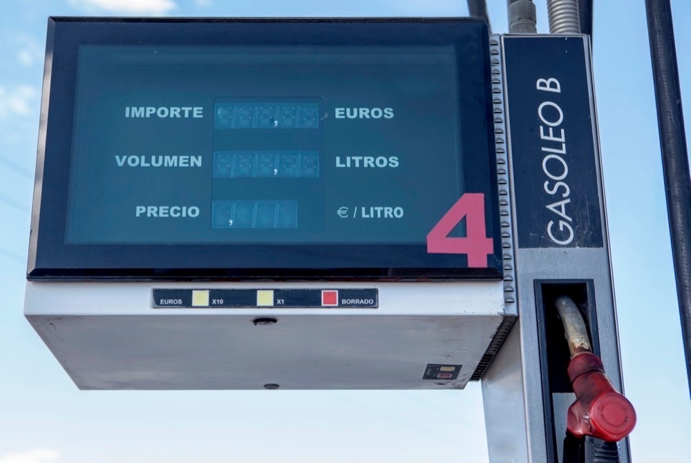 Bristande parlamentariskt stöd sätter stopp för den planerade skatteutjämningen mellan drivmedlen och fryser EU-medel.
